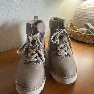 Cliffs by WHITE MOUNTAIN Taupe Lace-Up Boots